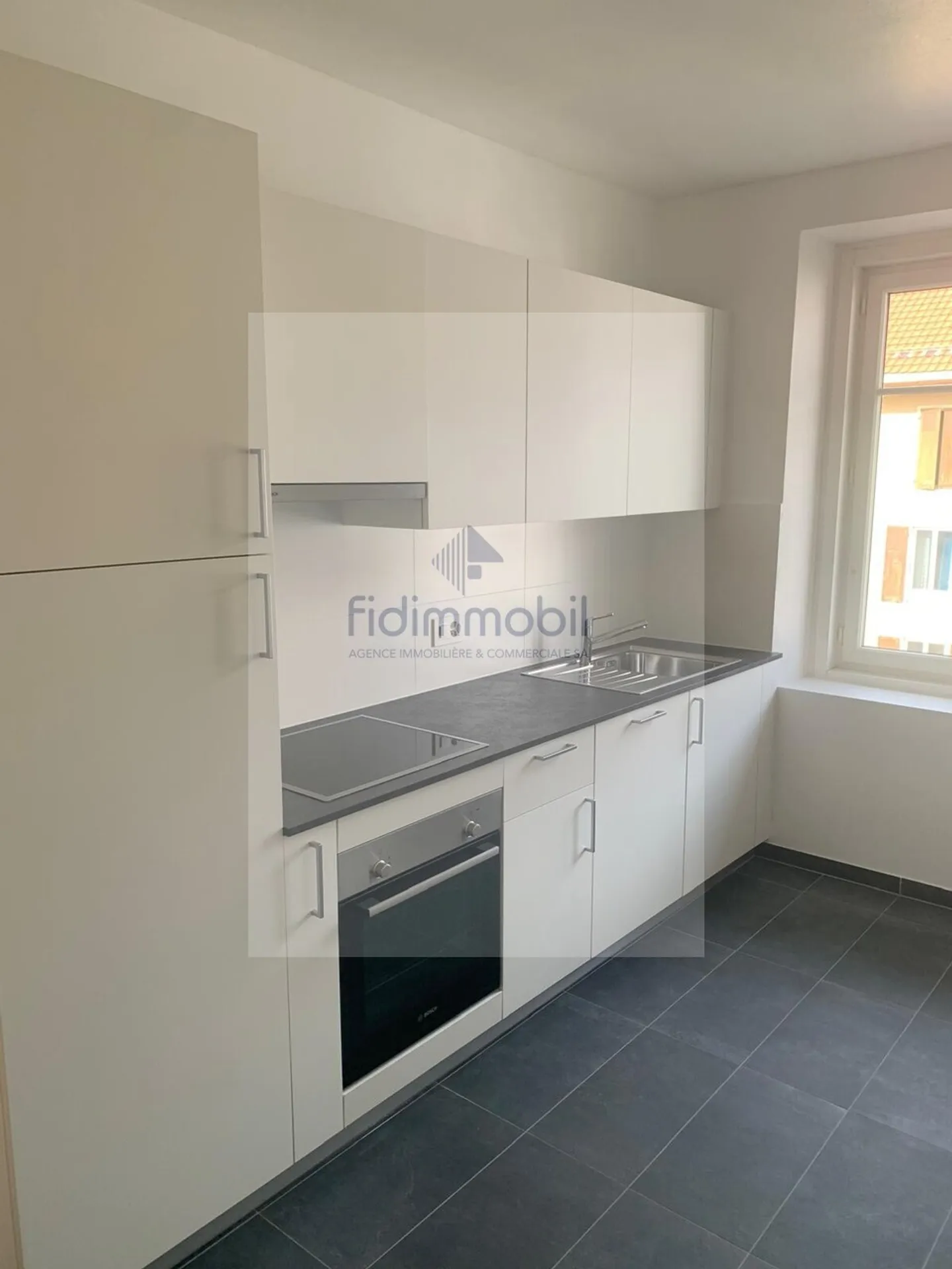 Grand appartement avec balcon - Photo 1 sur 8