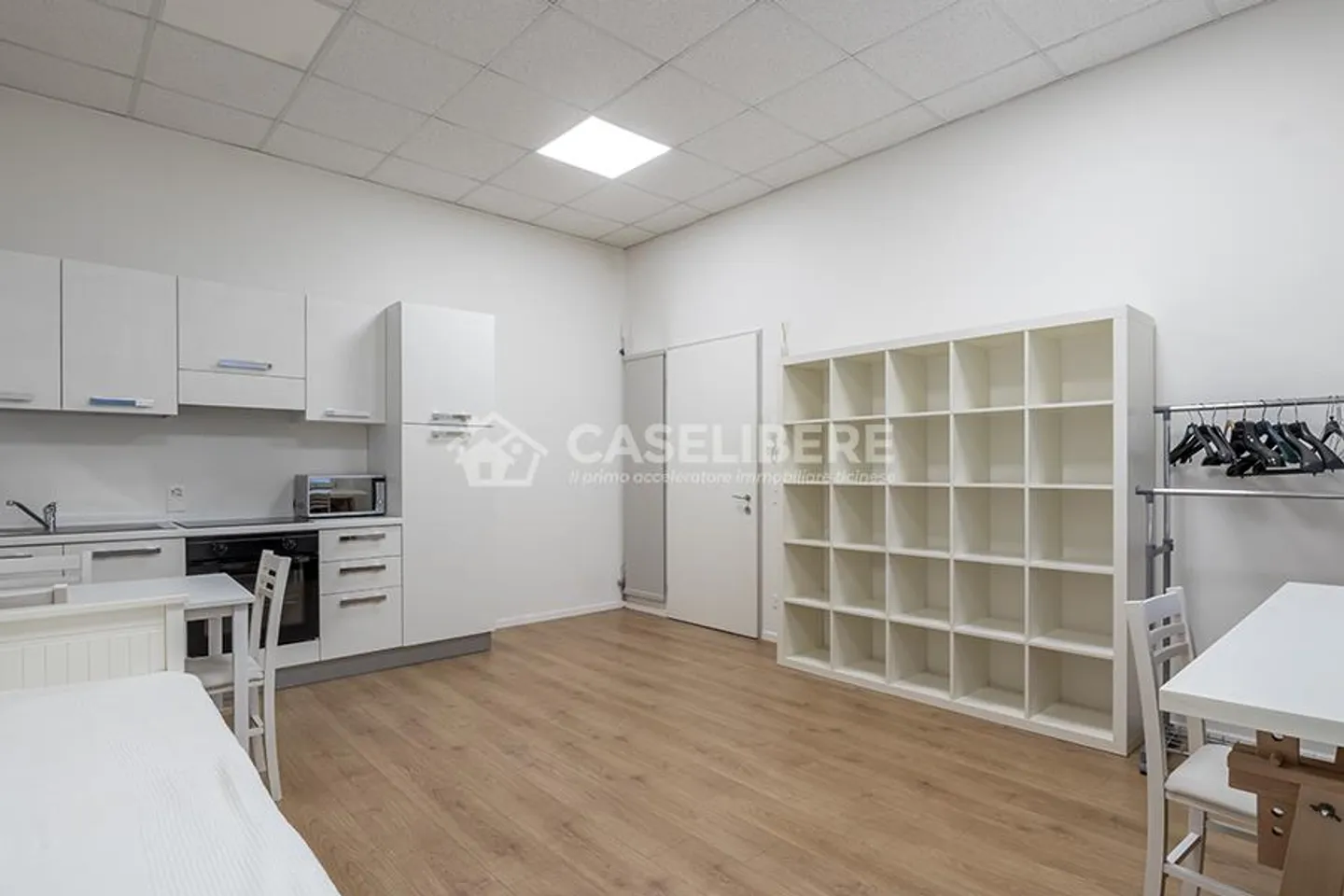 COMODO MONOLOCALE ARREDATO A CHIASSO - Foto 3 di 7