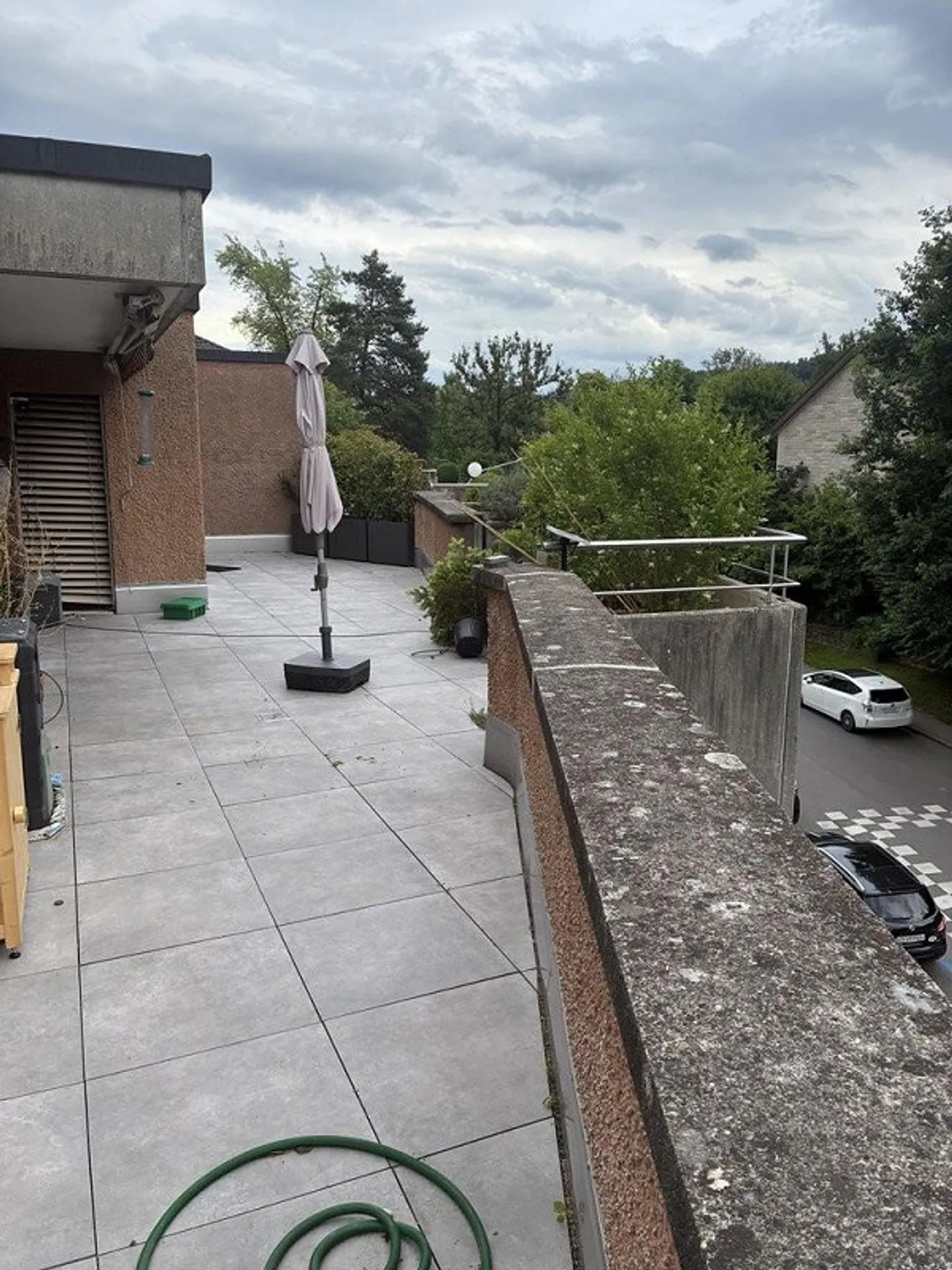 Traumhafte Attikawohnung mit grosser Terrasse und schönem Ausblick - Foto 6 von 8