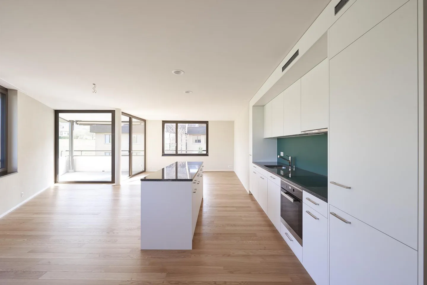 High-quality 3.5-room apartment with a view of greenery - Photo 2 of 9