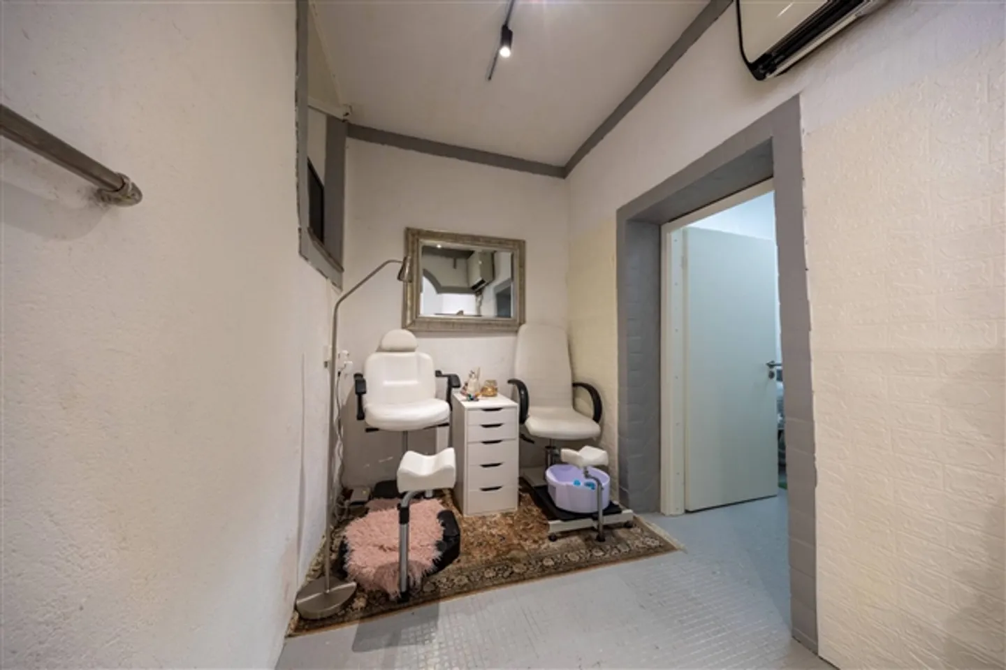 Spazio commerciale straordinario nel cuore del centro storico - Foto 3 di 7