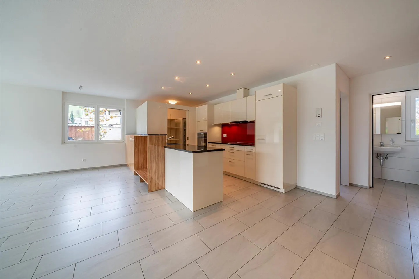 Appartement spacieux de 3½ pièces à Uffikon - Photo 2 sur 11