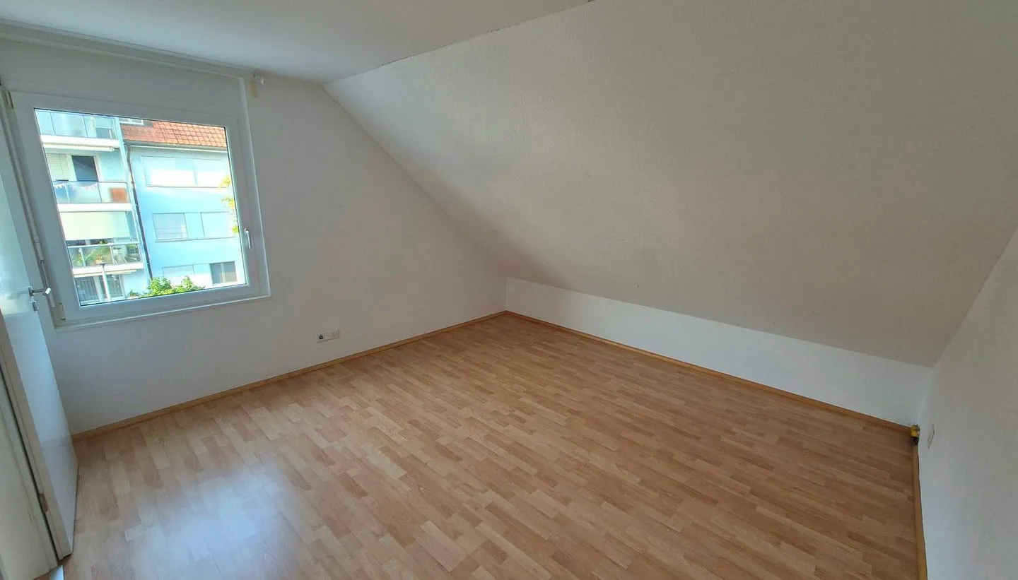 Casa bifamiliare con comfort moderno in una posizione tranquilla a Weinfelden - Foto 10 di 12