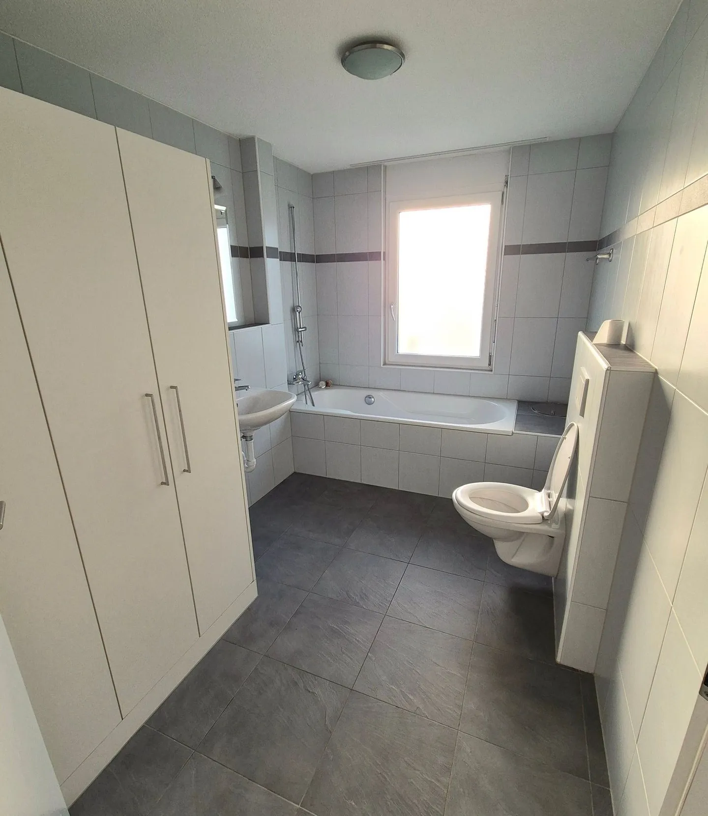 Casa bifamiliare con comfort moderno in una posizione tranquilla a Weinfelden - Foto 4 di 12