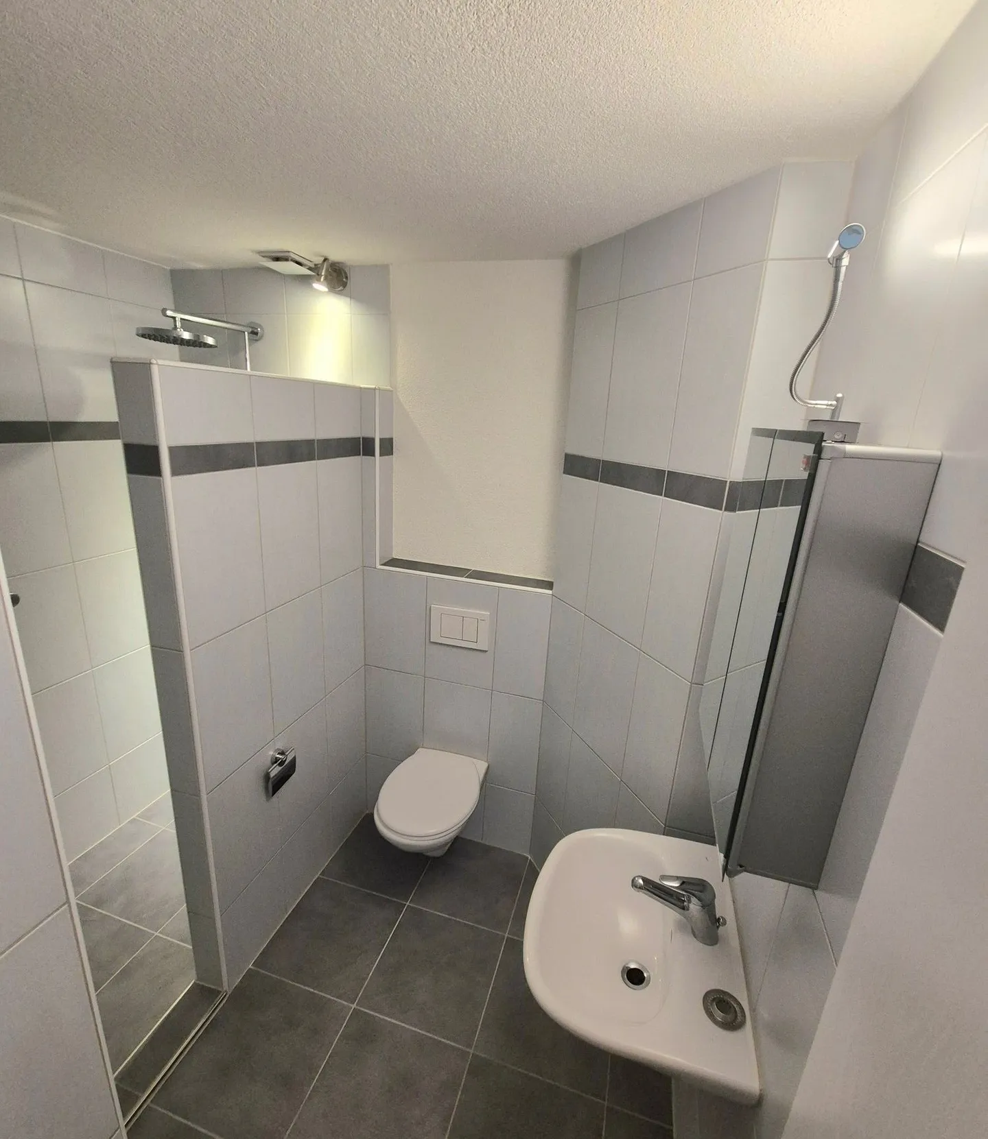 Casa bifamiliare con comfort moderno in una posizione tranquilla a Weinfelden - Foto 7 di 12