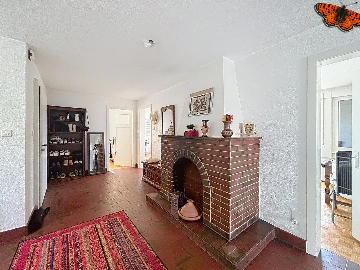 House with 3 apartments and panoramic view (sale by tender) - Photo 4 of 25