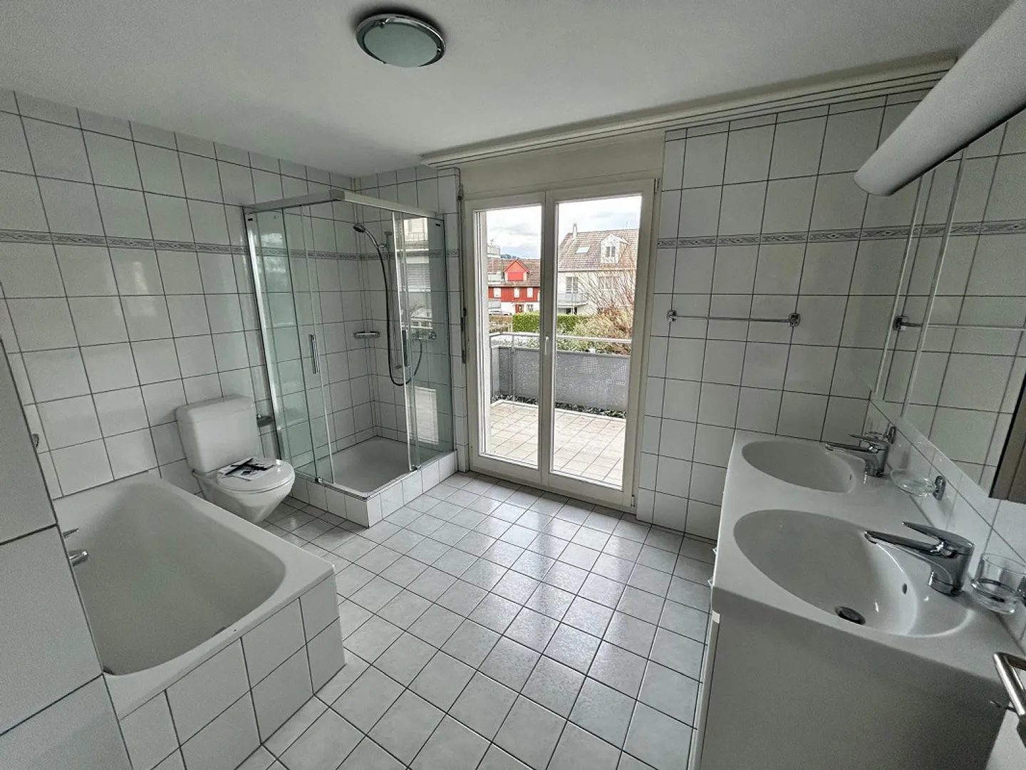 Maison de ville spacieuse de 6,5 pièces - Photo 3 sur 12