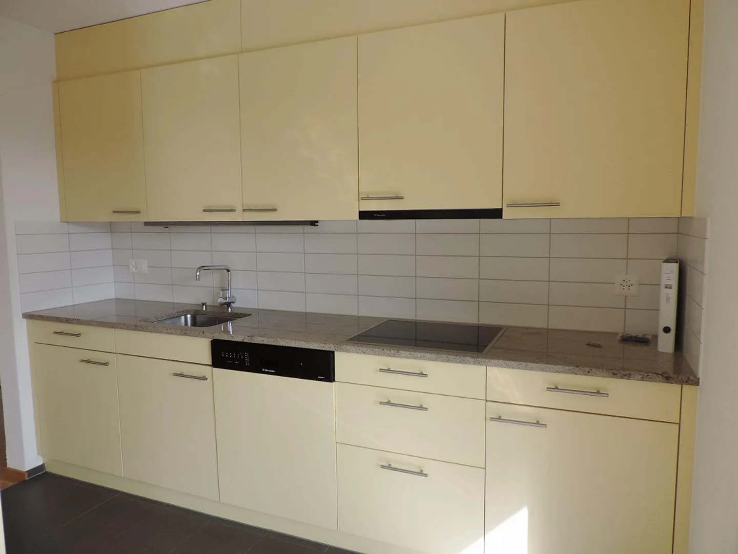 Appartement en attique de 3,5 pièces bien situé - Photo 8 sur 11