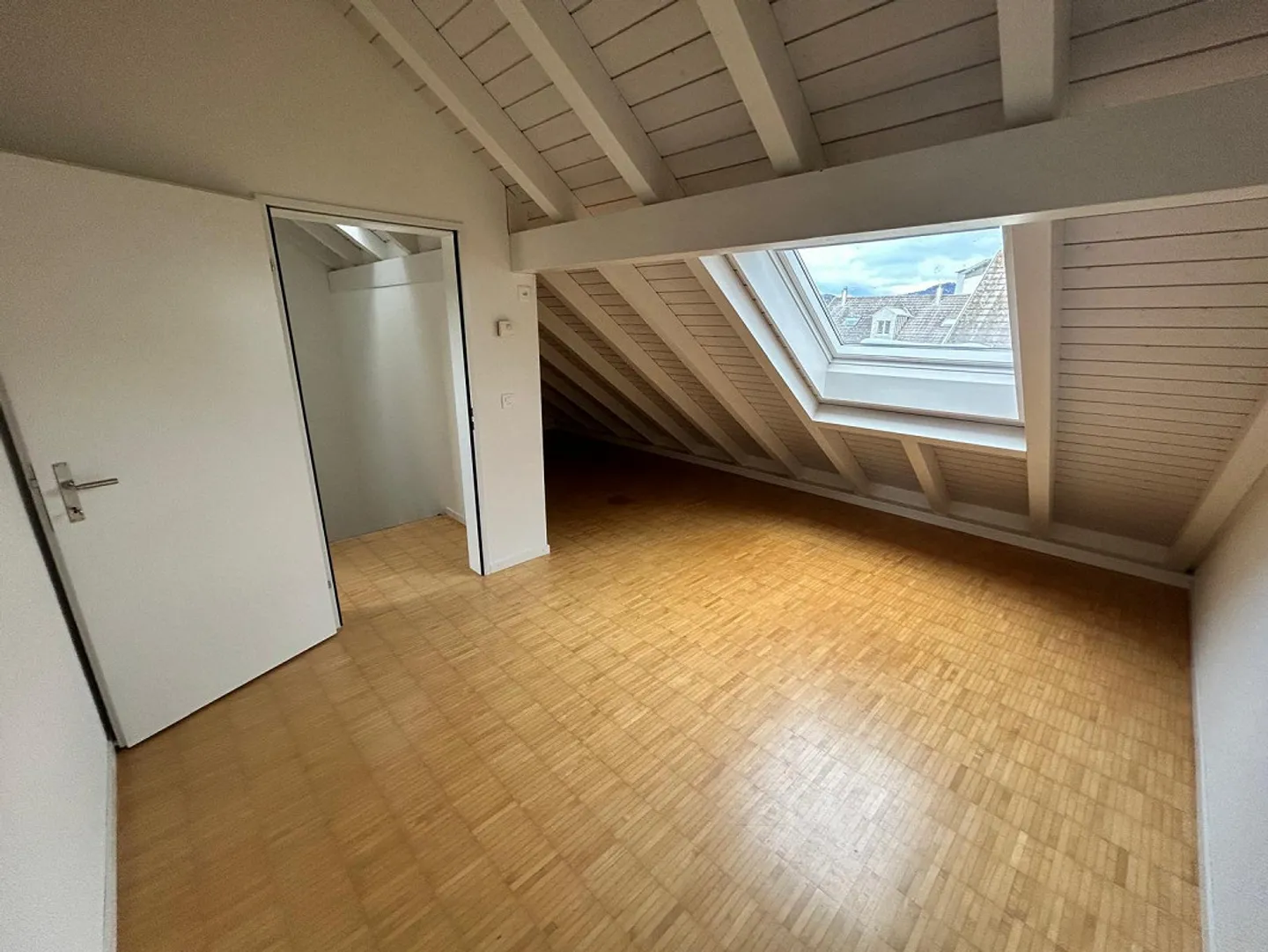 Maison de ville spacieuse de 6,5 pièces - Photo 5 sur 12