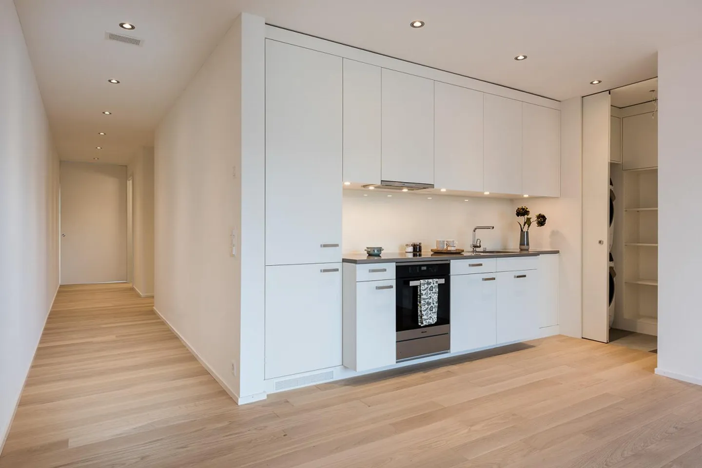 Great City Apartment - Photo 3 of 9