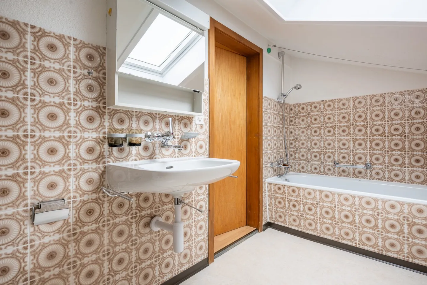 Propriété d'investissement charmante avec un flair historique - petite maison multifamiliale à Reutigen - Photo 26 sur 34