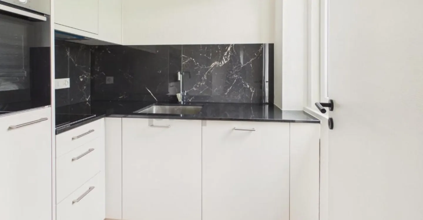Erstbezug nach Renovation  Moderne 1.5-Zimmer-Wohnung mit Pilatusblick - Foto 7 di 8
