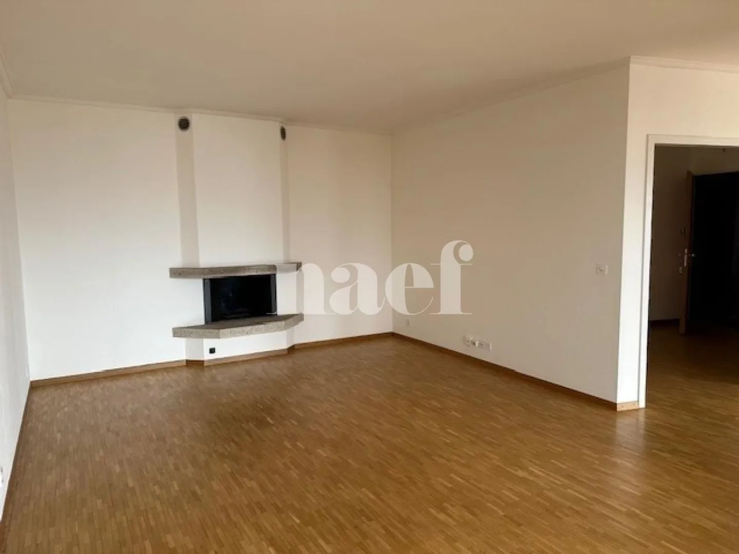 Appartement rénové avec balcon - Photo 7 sur 13