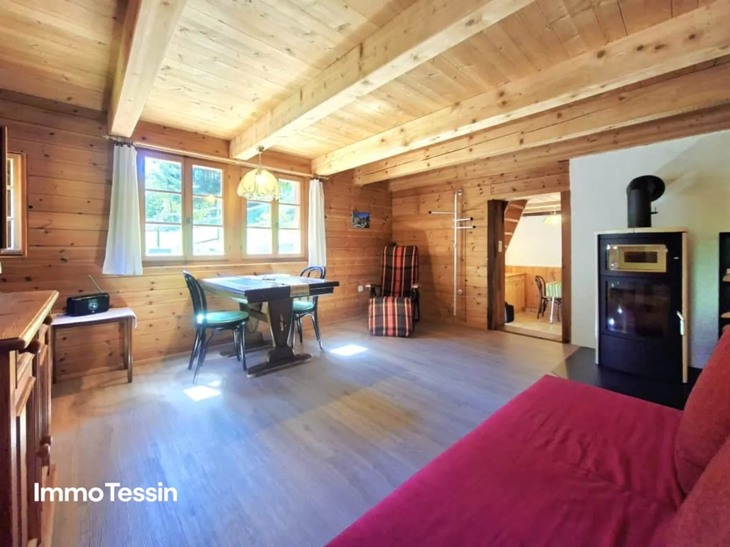 Un vero paradiso alpino: Rustico autentico e ristrutturato & un atelier indipendente e 3 appezzamenti pieni di libertà su 11000 m2 di terreno - Foto 7 di 13