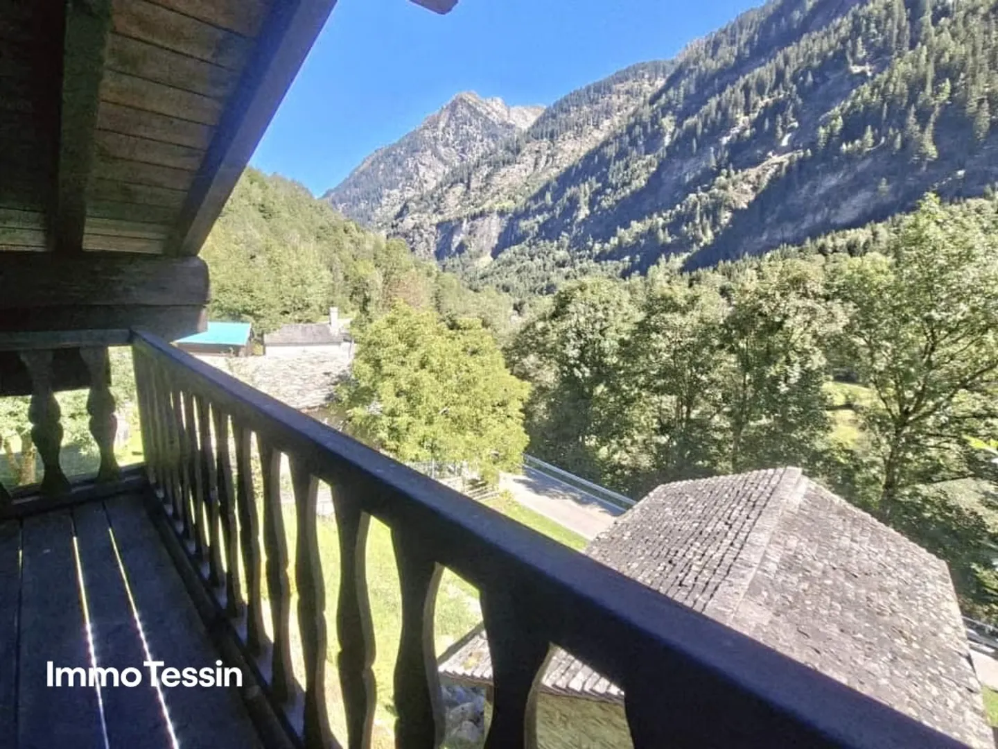 Un vero paradiso alpino: Rustico autentico e ristrutturato & un atelier indipendente e 3 appezzamenti pieni di libertà su 11000 m2 di terreno - Foto 5 di 13
