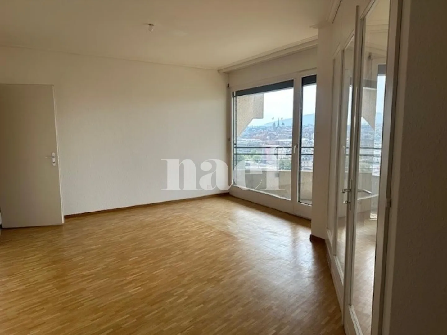 Appartement rénové avec balcon - Photo 6 sur 13