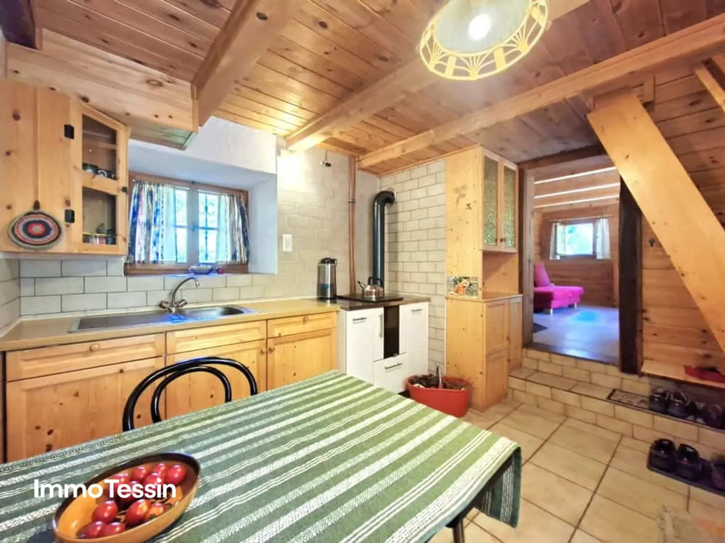 Un vero paradiso alpino: Rustico autentico e ristrutturato & un atelier indipendente e 3 appezzamenti pieni di libertà su 11000 m2 di terreno - Foto 10 di 13