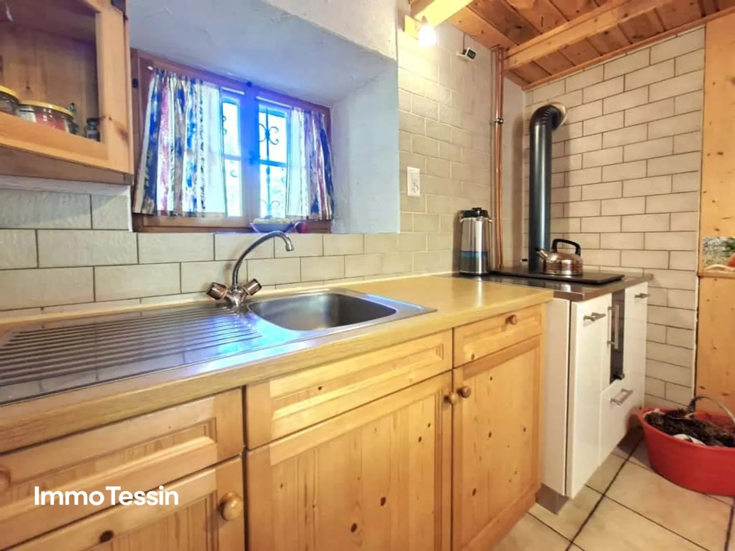 Un vero paradiso alpino: Rustico autentico e ristrutturato & un atelier indipendente e 3 appezzamenti pieni di libertà su 11000 m2 di terreno - Foto 11 di 13