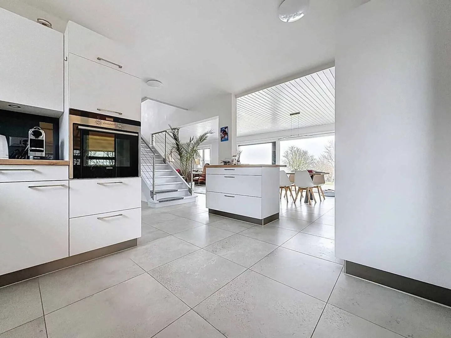 Villa indipendente con terrazza e giardino - Foto 5 di 13