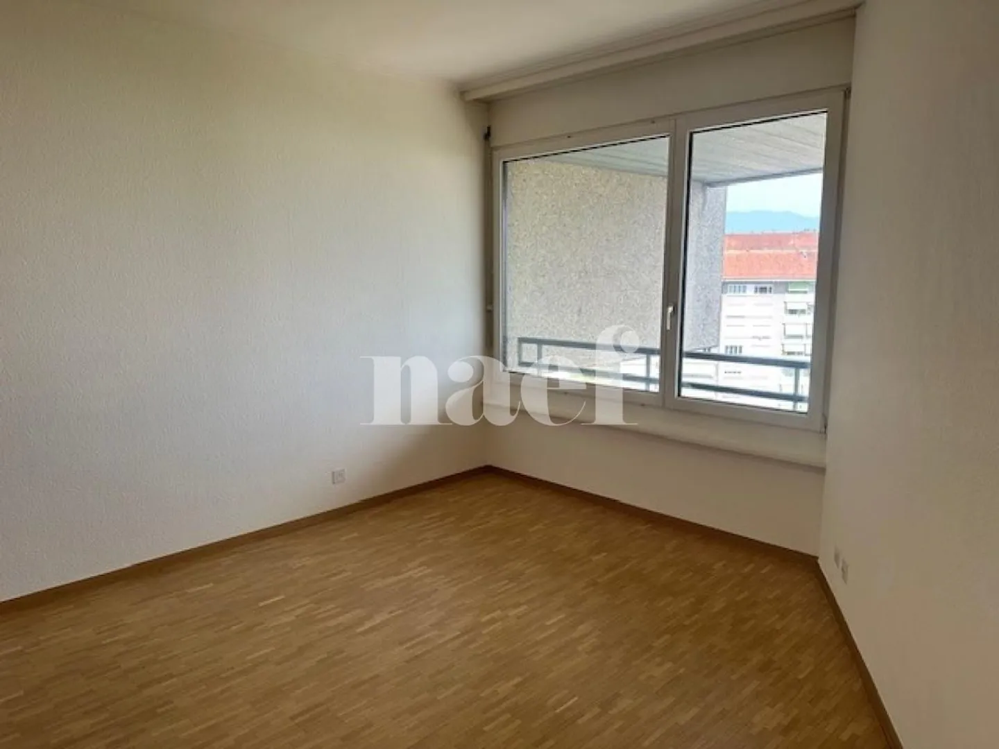 Appartement rénové avec balcon - Photo 10 sur 13