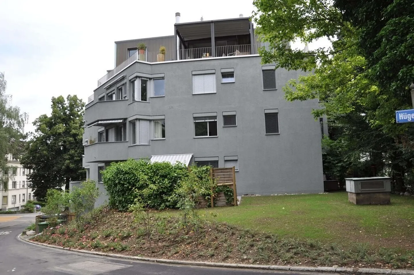 Places de stationnement et places de stationnement doubles près de la gare d'Enge - Photo 1 sur 1