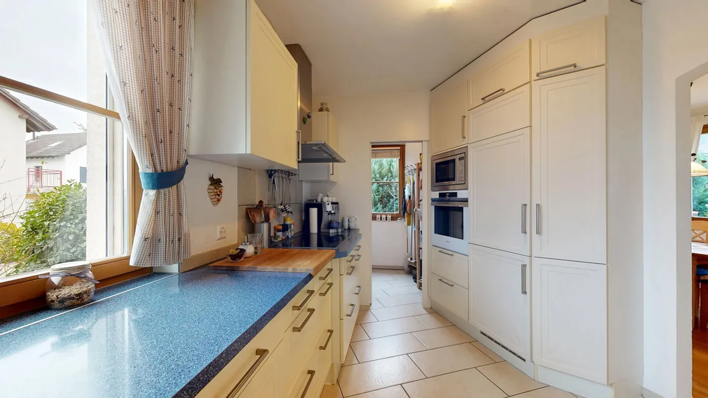 Belle maison individuelle de 4,5 pièces avec carport et grand jardin - Photo 2 sur 25