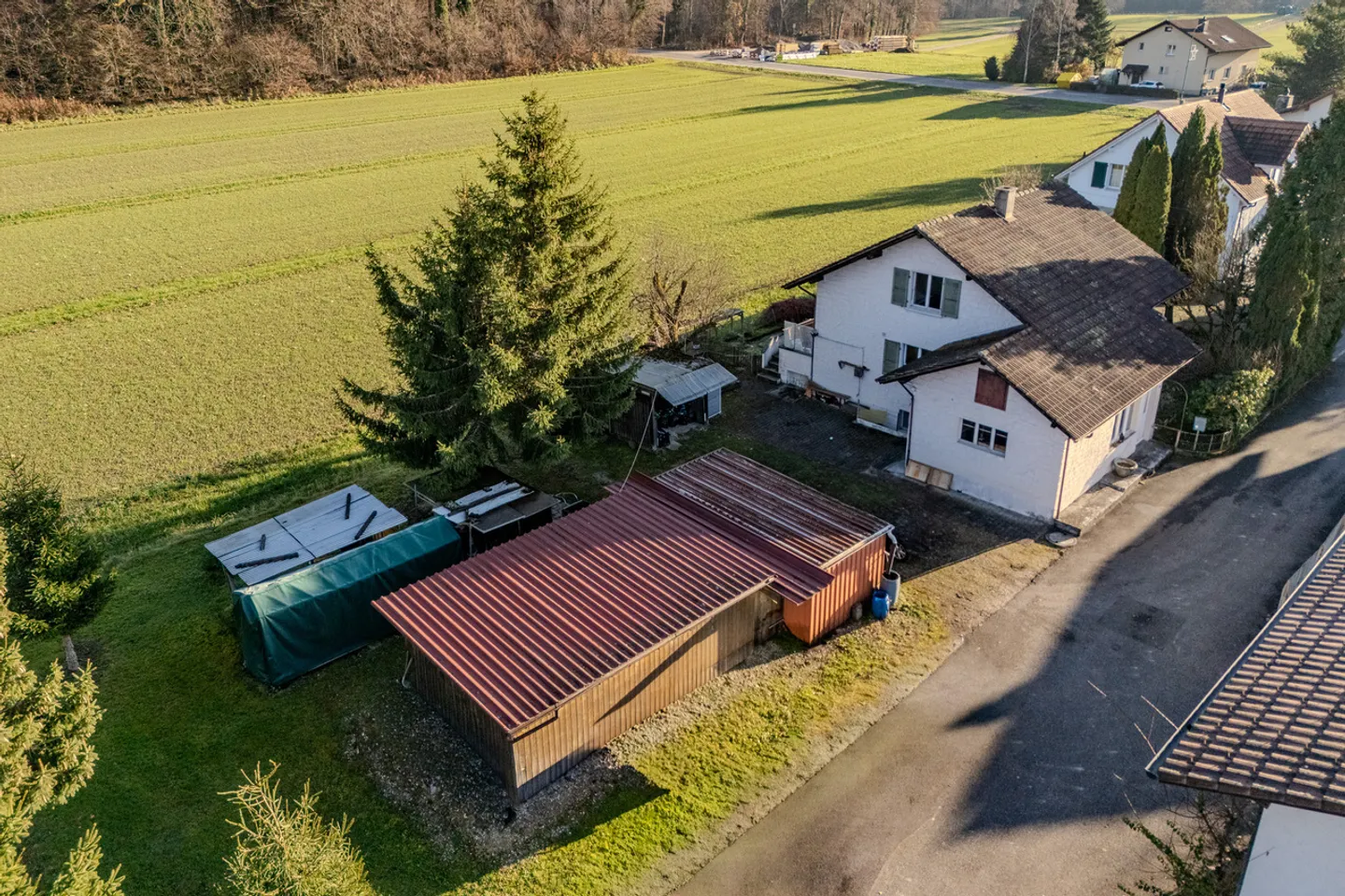 Property with potential in a beautiful location - Photo 3 of 10