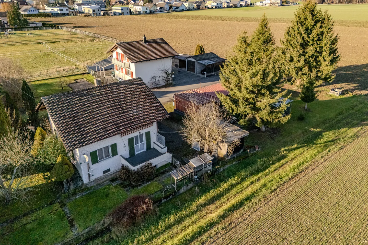 Property with potential in a beautiful location - Photo 4 of 10