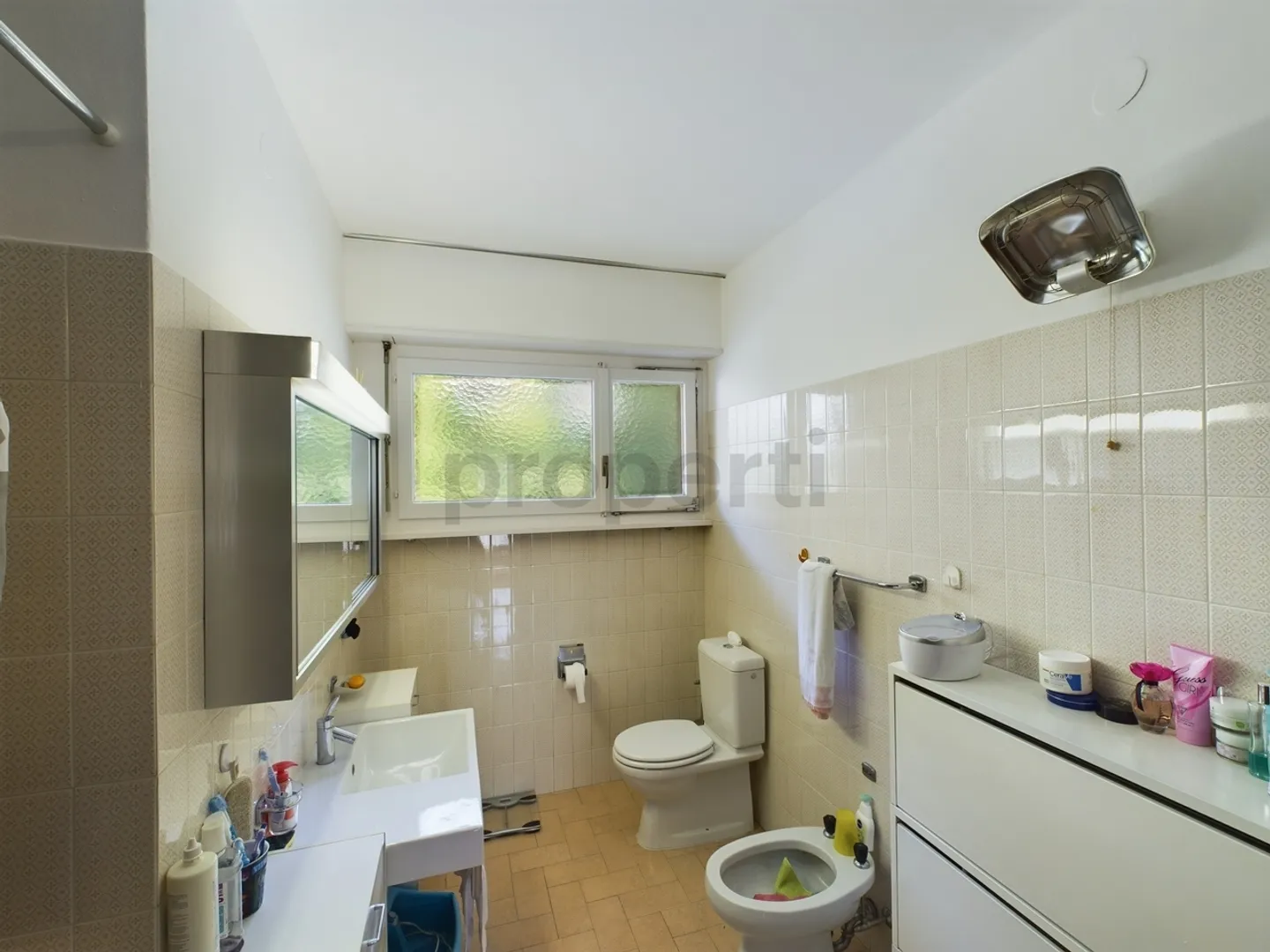 Vendesi Elegante Villa Bifamiliare con Giardino - Foto 6 di 8