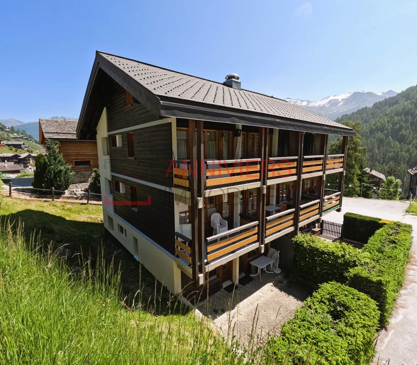 Charming 3-room apartment directly on the slopes in Grimentz - Photo 2 of 13