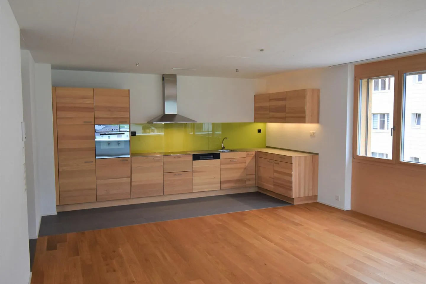 Appartamento moderno e luminoso di 4,5 stanze - Foto 4 di 9