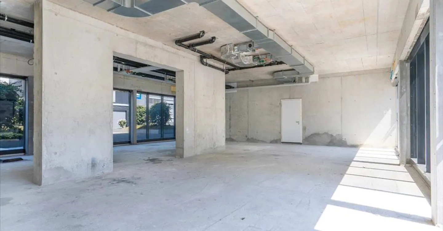 Shop for rent - Photo 2 of 6