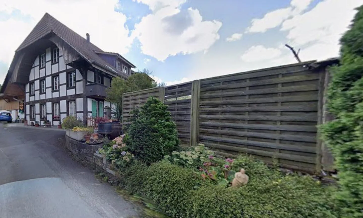 4-room apartment with pool and view in Mühleberg - Photo 1 of 13