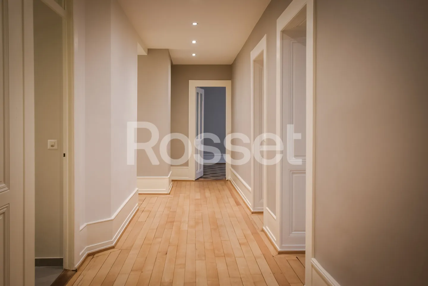 6-room apartment - Photo 6 of 9