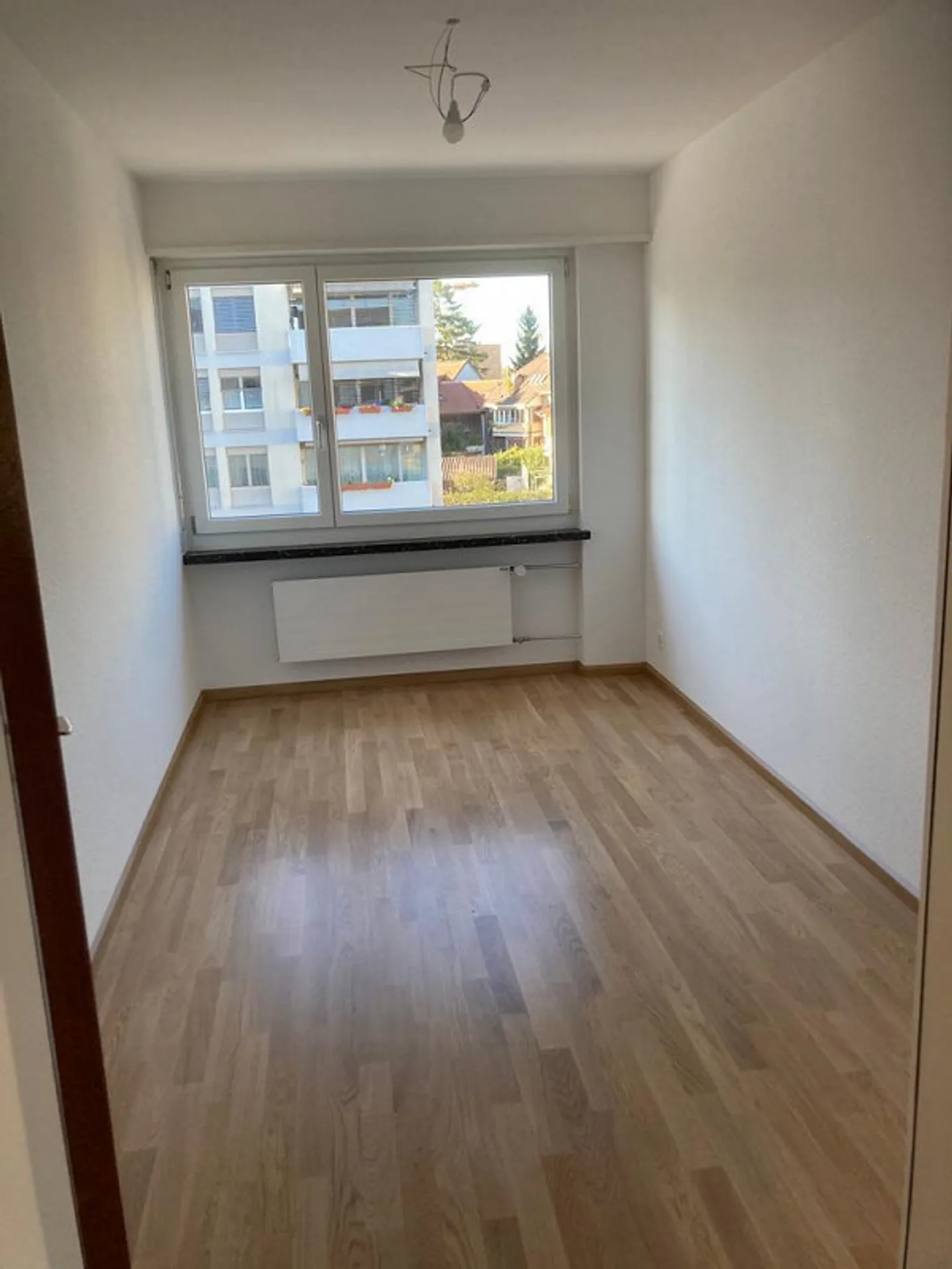 Bellissimo appartamento ristrutturato di 3 stanze con balcone - Foto 8 di 10