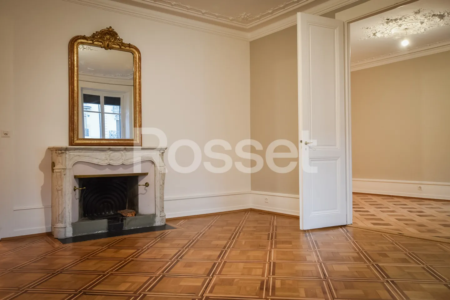 6-room apartment - Photo 3 of 9