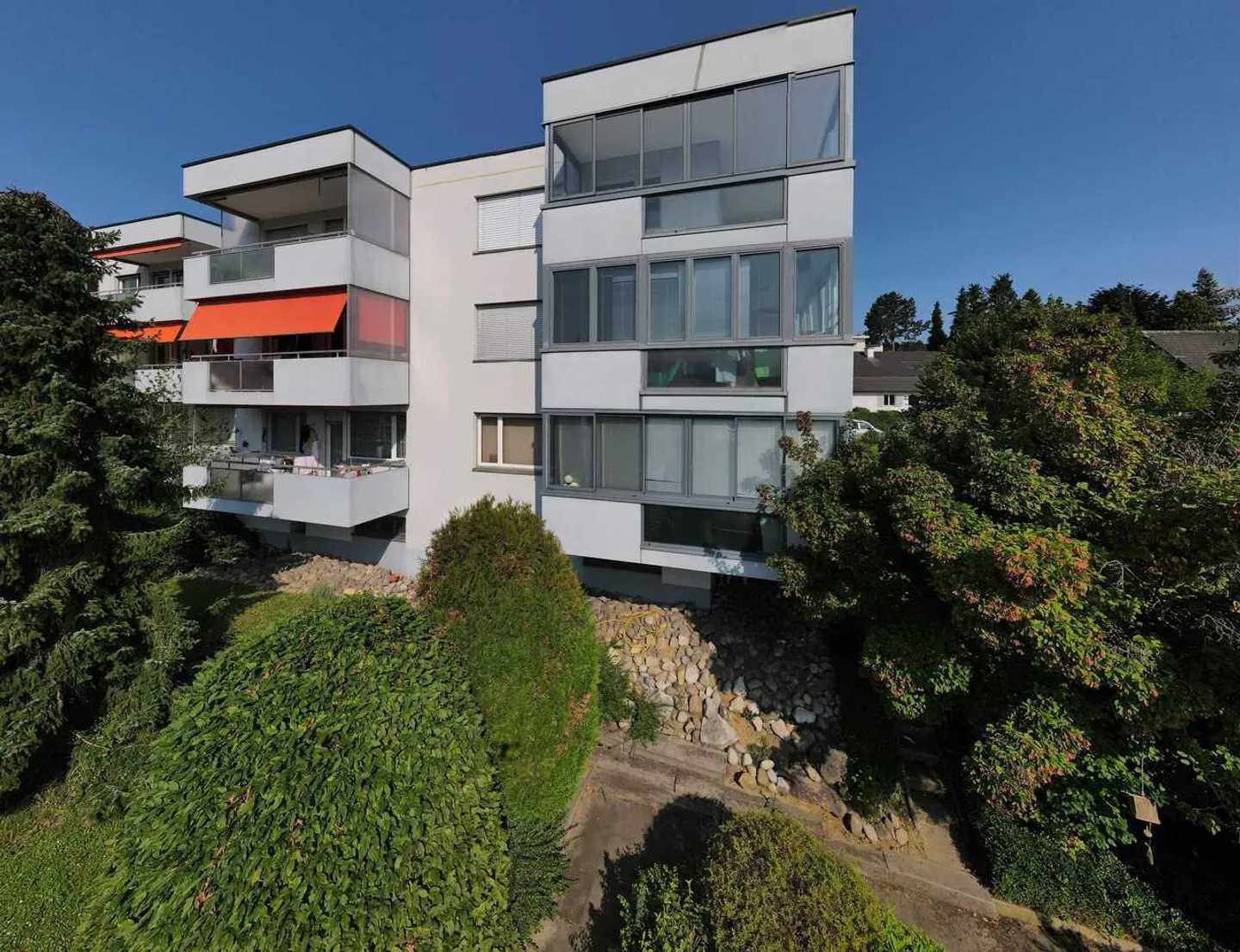 Appartement lumineux de 4 pièces avec grand balcon à Oberwil à vendre - Photo 4 sur 13