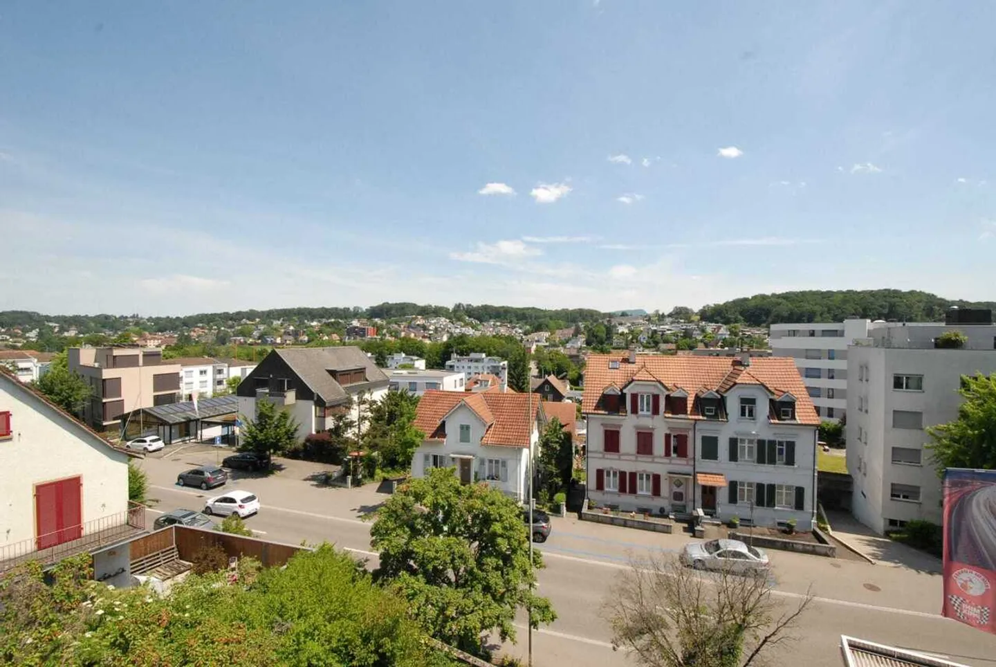 Appartement lumineux de 4 pièces avec grand balcon à Oberwil à vendre - Photo 5 sur 13