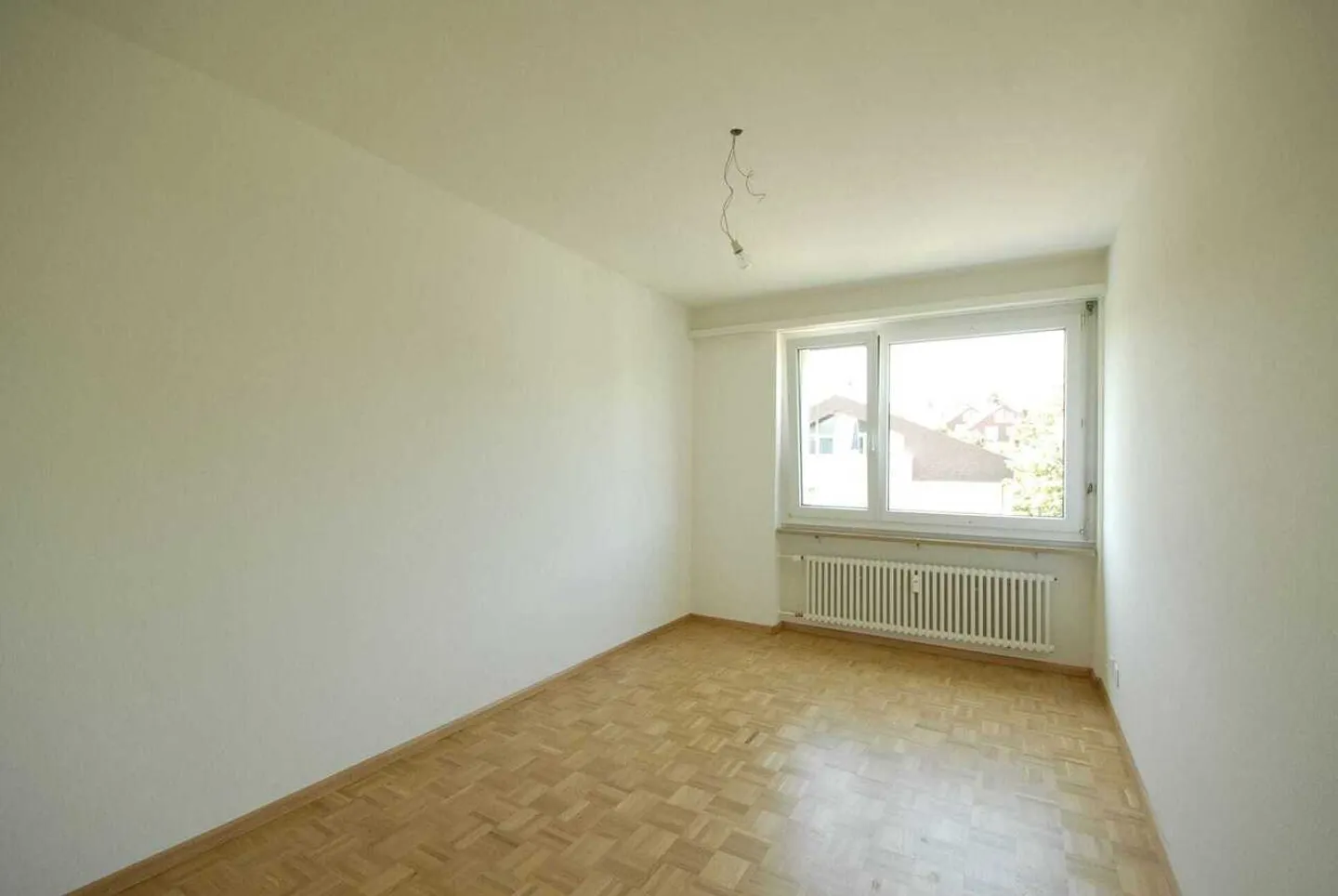 Appartement lumineux de 4 pièces avec grand balcon à Oberwil à vendre - Photo 11 sur 13