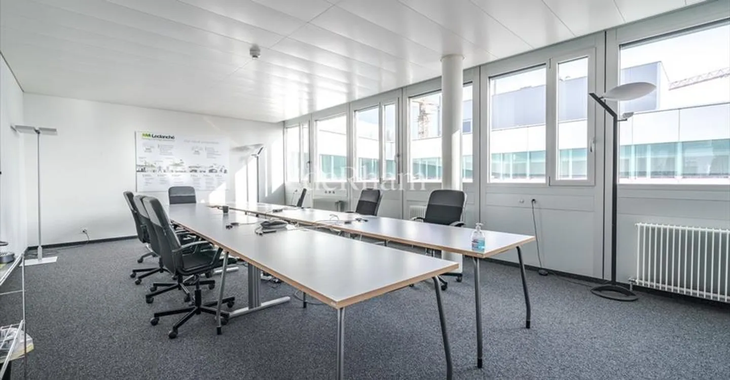 Office space for rent - Photo 3 of 9