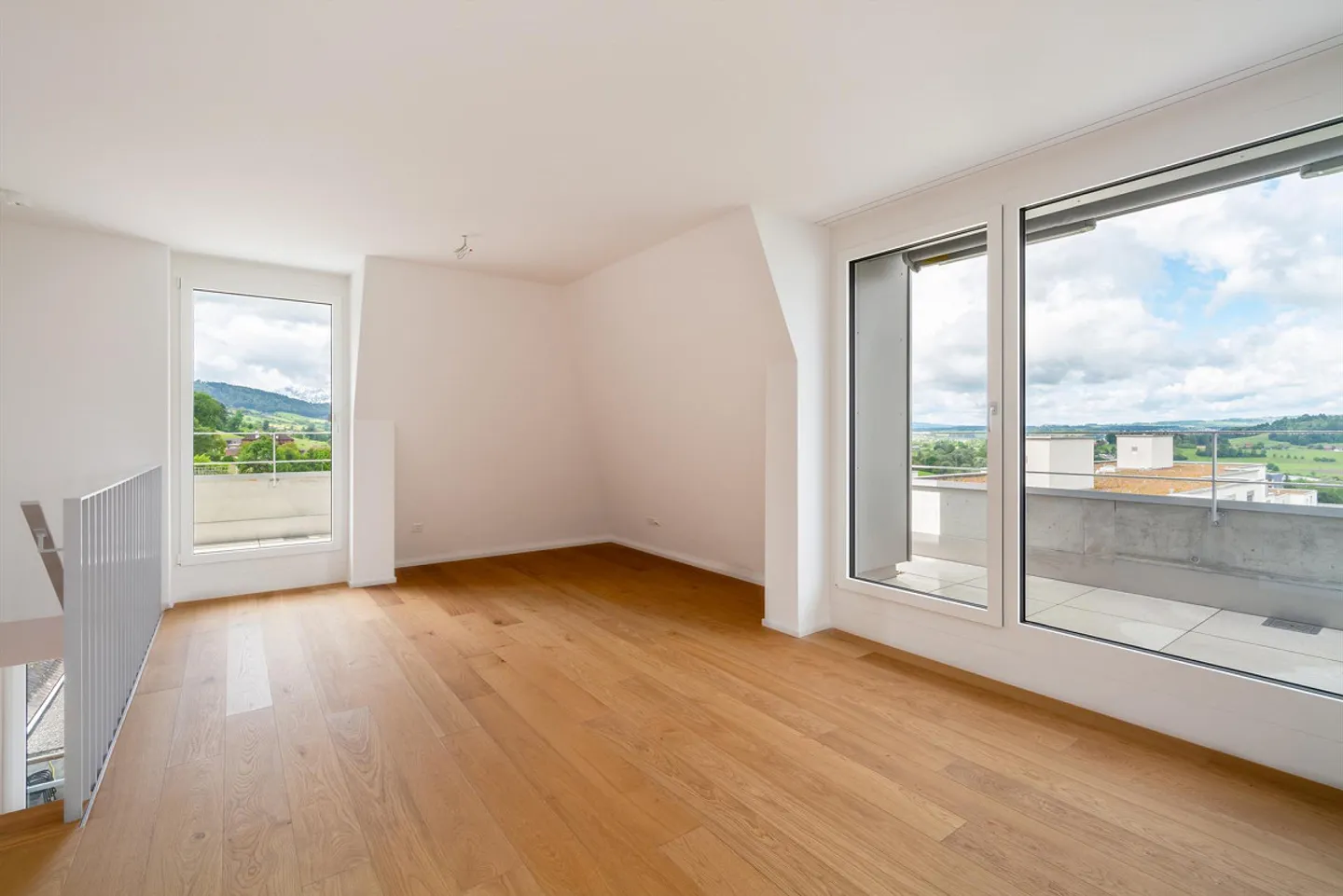 Deux étages pleins de lumière - Votre nouvelle maison dans un immeuble neuf - Photo 3 sur 10