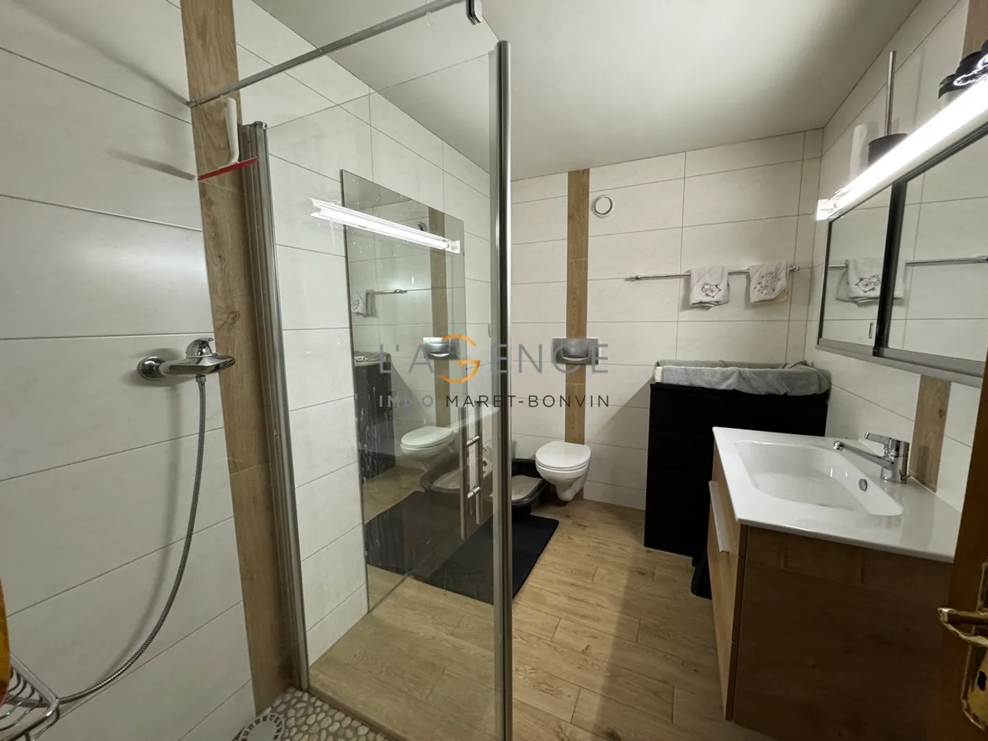 Appartement de 4.5 pièces  avec splendide vue sur la vallée du Rhône ! - Photo 4 sur 6