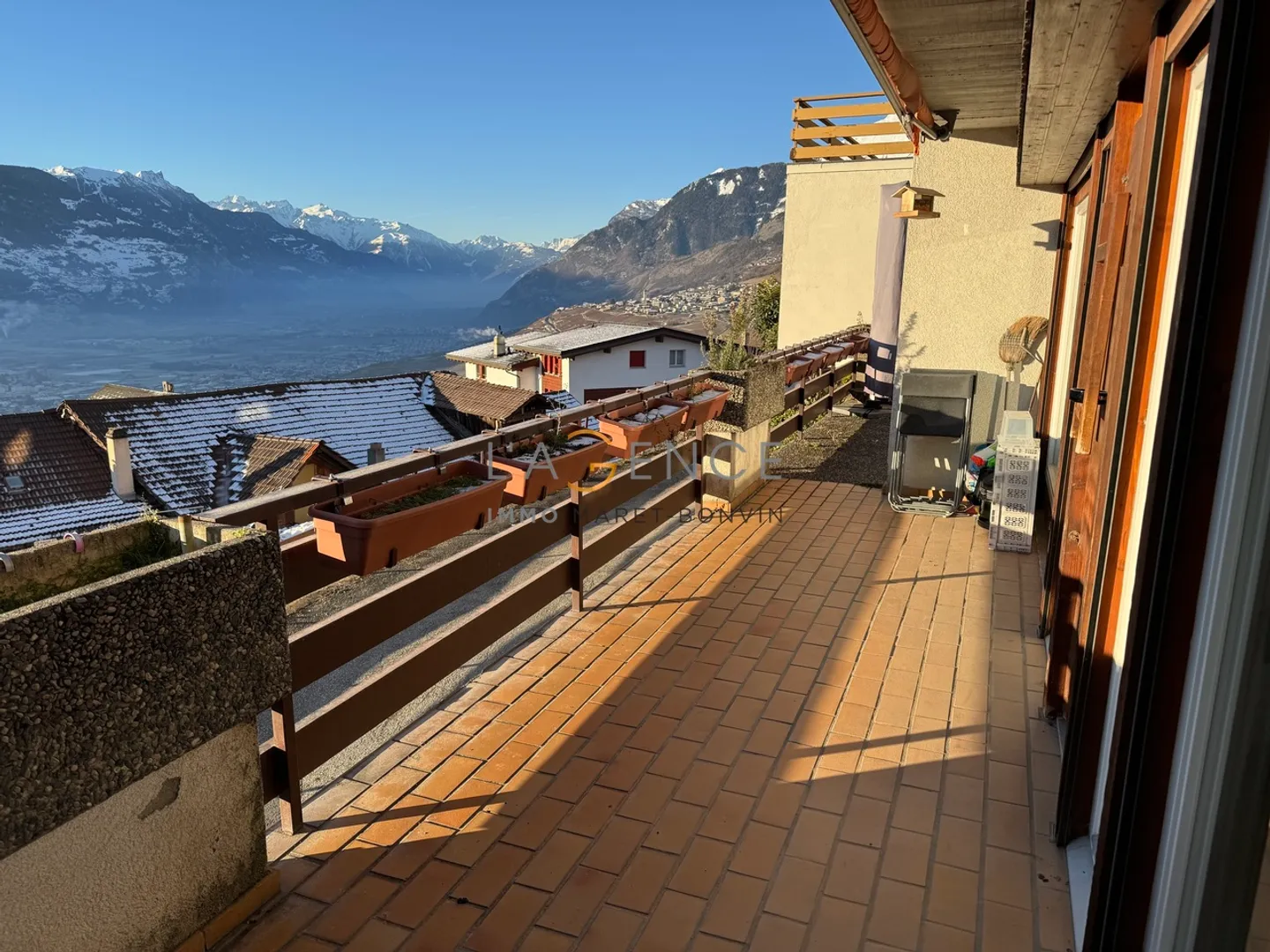 Appartement de 4.5 pièces  avec splendide vue sur la vallée du Rhône ! - Photo 6 sur 6