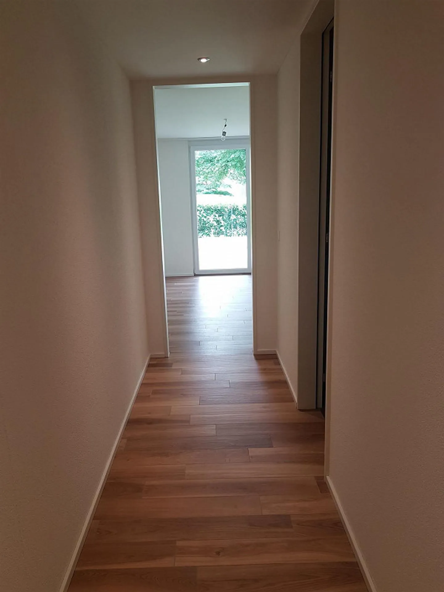 Moderne 3.5 Zimmerwohnung - Foto 8 von 13