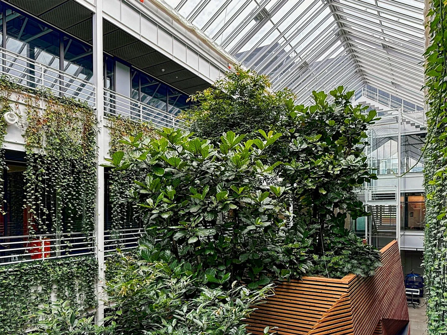 Accès tout inclus aux espaces de bureau professionnels pour 2 à Regus Meyrin - Photo 15 sur 16