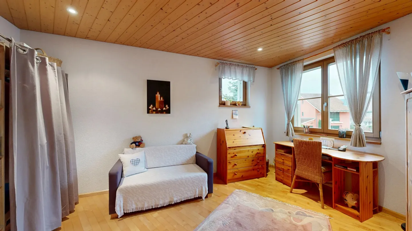 Belle maison individuelle de 4,5 pièces avec carport et grand jardin - Photo 18 sur 25