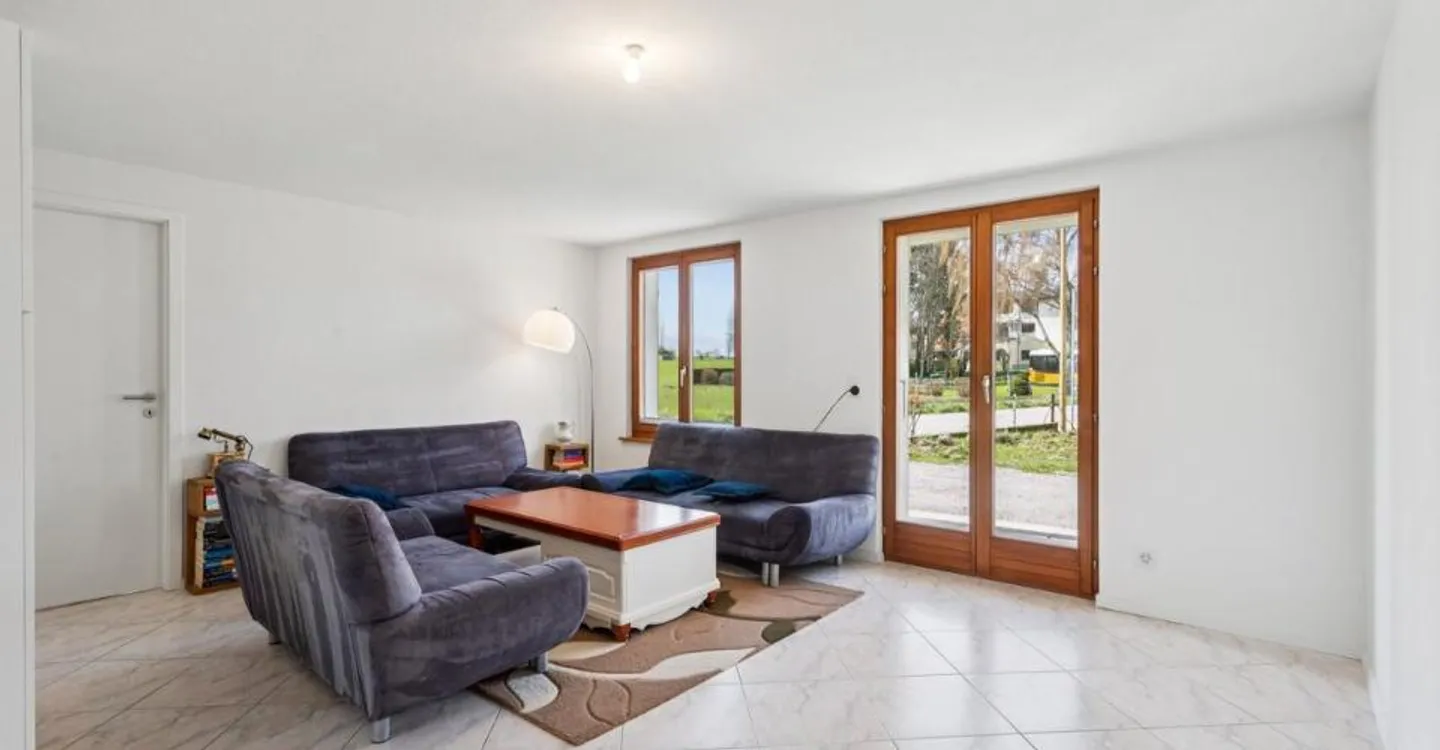 Charming Garden Apartment - Photo 4 of 9
