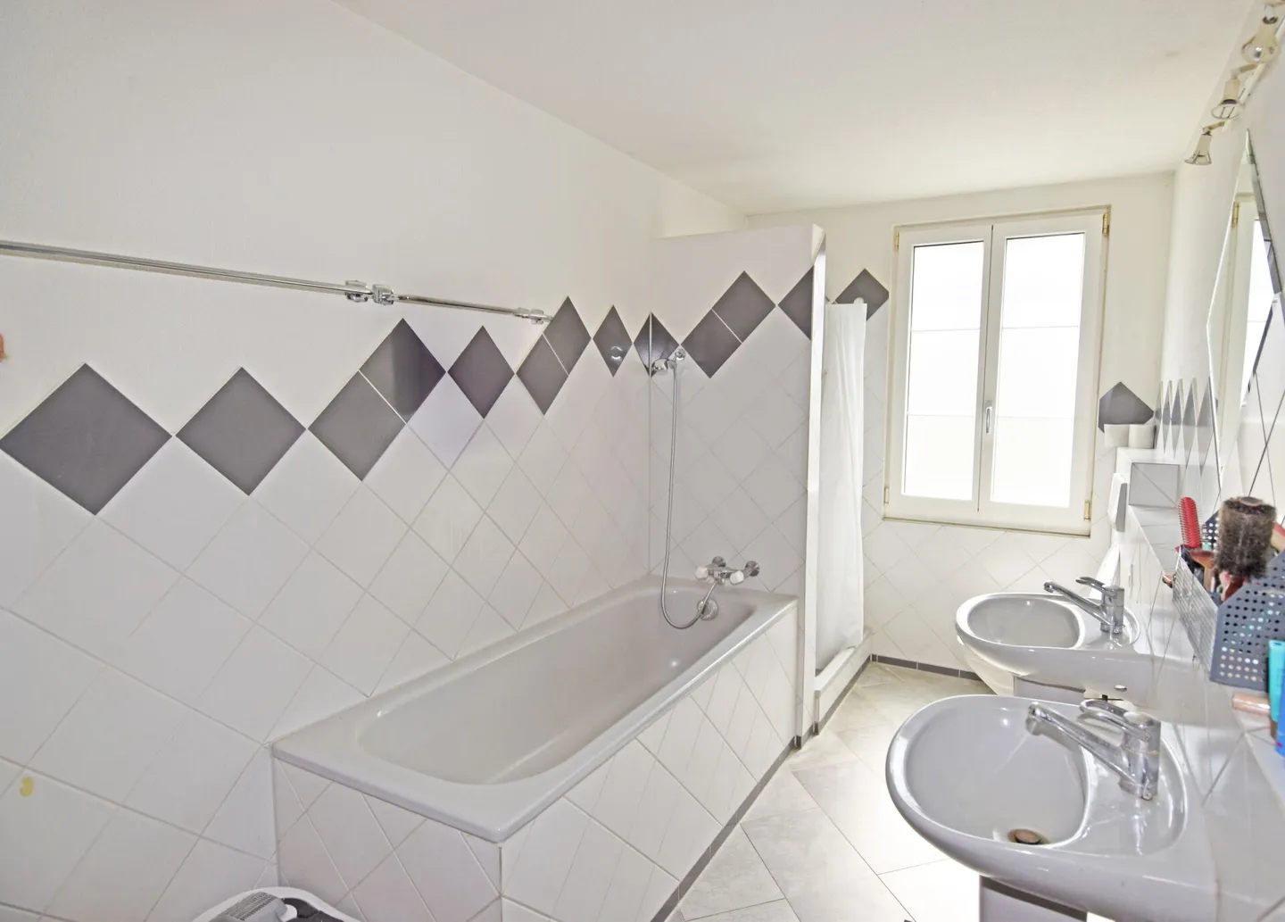 Charmantes Doppeleinfamilienhaus - Foto 7 von 11