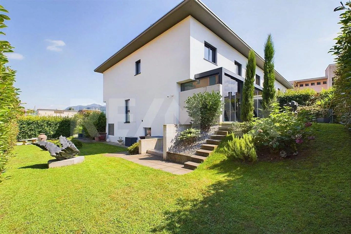 Modernes Einfamilienhaus - Foto 3 von 13