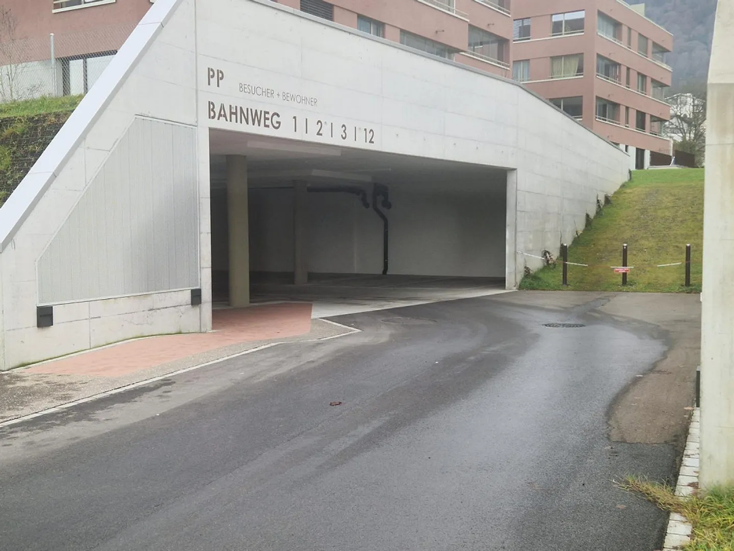 Tiefgaragenplätze direkt am Bahnhof - Foto 1 von 1